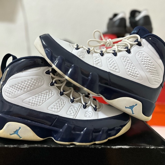 Jordan 9 Retro Pearl Blue - Picture 5 of 9